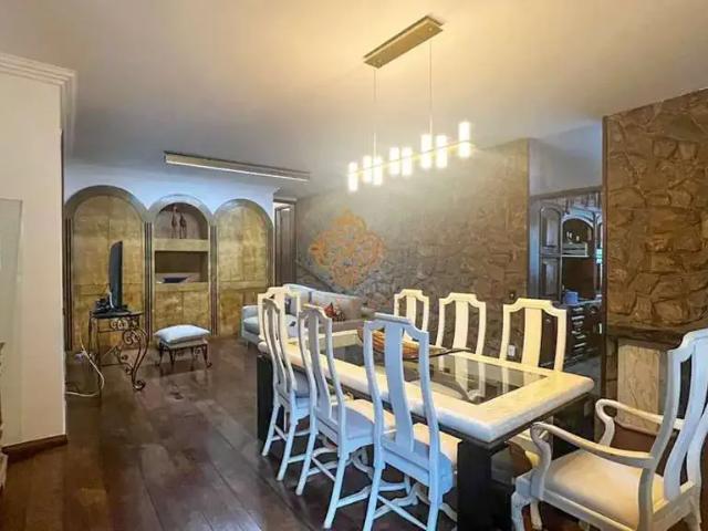 Casa / Sobrado para Venda em Belo Horizonte/MG Comiteco 5 Quartos