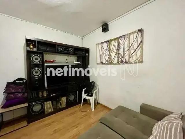 Casa / Sobrado para Venda em Belo Horizonte/MG Conjunto Lagoa 4 Quartos