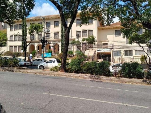 Casa / Sobrado para Venda em Belo Horizonte/MG Funcionários 11 Quartos