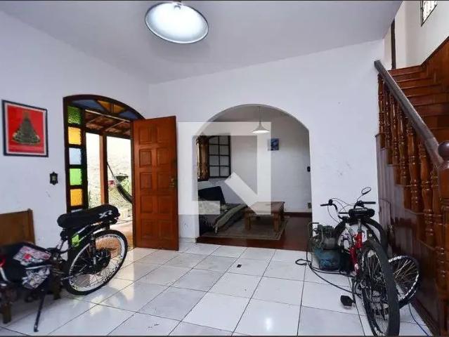 Casa / Sobrado para Venda em Belo Horizonte/MG Fernão Dias 3 Quartos