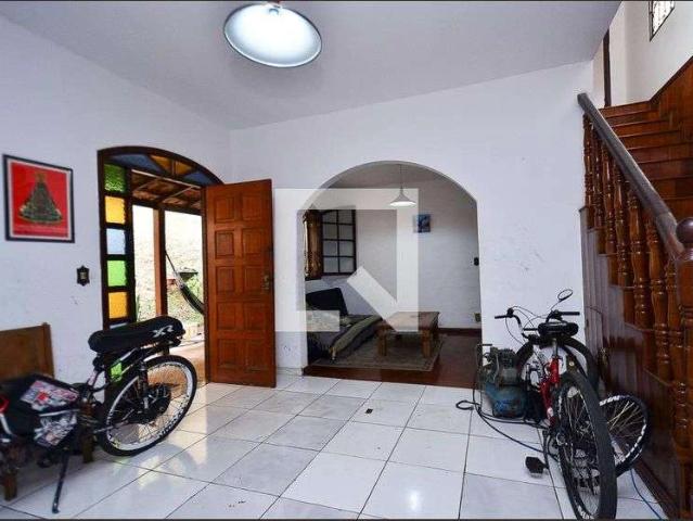 Casa / Sobrado para Venda em Belo Horizonte/MG Fernão Dias 3 Quartos
