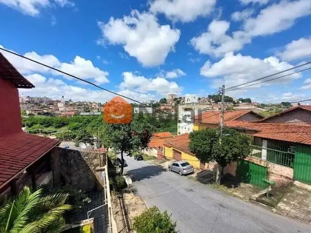 Casa / Sobrado para Venda em Belo Horizonte/MG Fernão Dias 5 Quartos