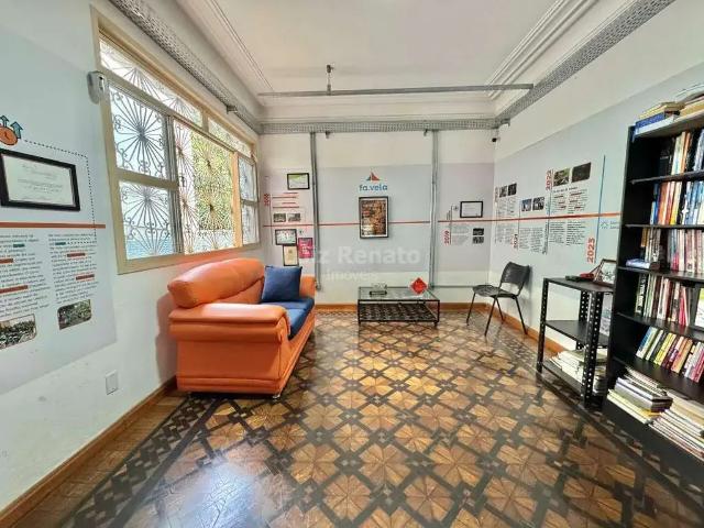 Casa / Sobrado para Venda em Belo Horizonte/MG Floresta 5 Quartos