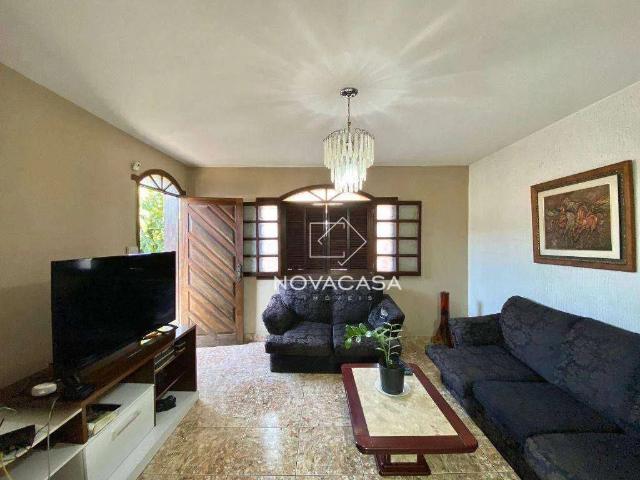 Casa / Sobrado para Venda em Belo Horizonte/MG Heliópolis 3 Quartos