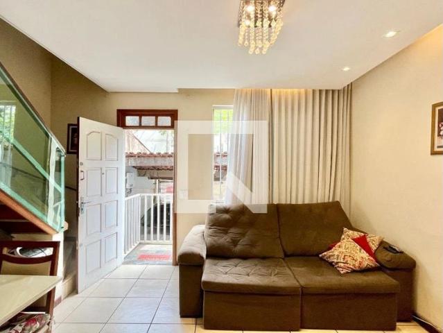 Casa / Sobrado para Venda em Belo Horizonte/MG Heliópolis 3 Quartos