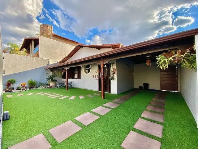 Casa / Sobrado para Venda em Belo Horizonte/MG Itapoã 3 Quartos
