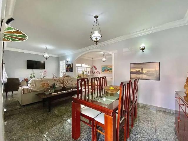Casa / Sobrado para Venda em Belo Horizonte/MG Itapoã 3 Quartos