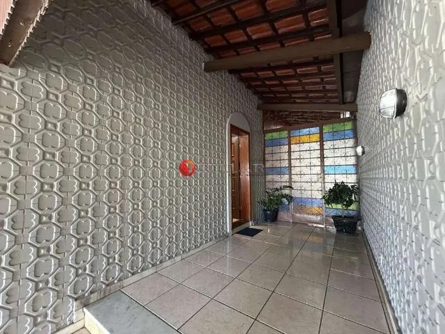 Casa / Sobrado para Venda em Belo Horizonte/MG Itapoã 4 Quartos