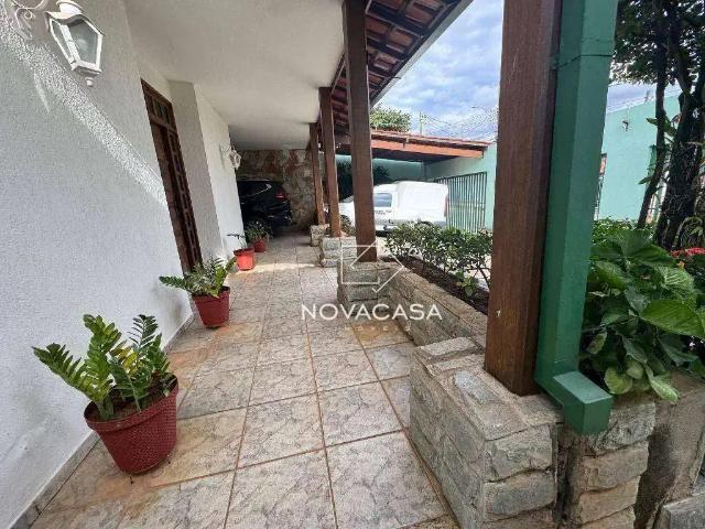 Casa / Sobrado para Venda em Belo Horizonte/MG Itapoã 4 Quartos