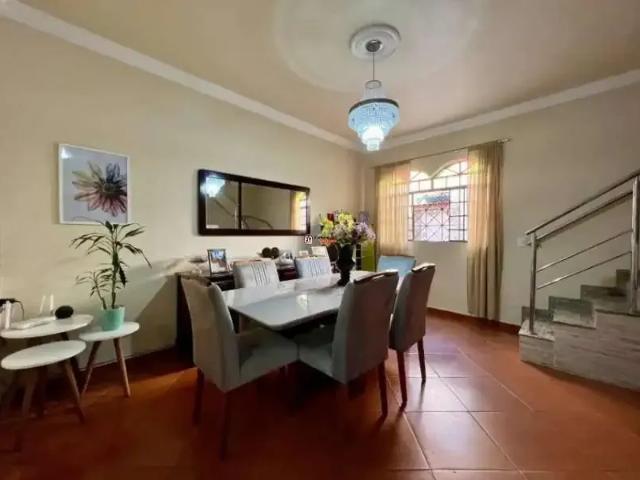 Casa / Sobrado para Venda em Belo Horizonte/MG Itapoã 4 Quartos