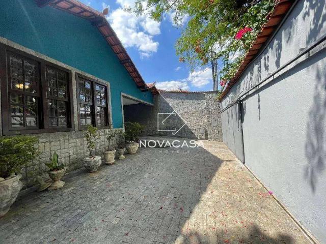 Casa / Sobrado para Venda em Belo Horizonte/MG Itapoã 4 Quartos