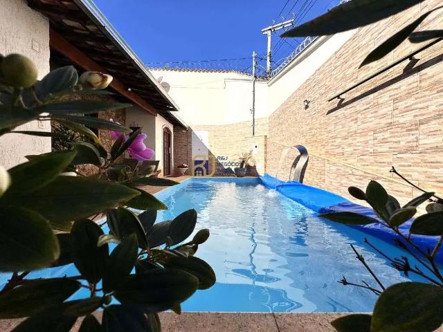 Casa / Sobrado para Venda em Belo Horizonte/MG Itapoã 4 Quartos