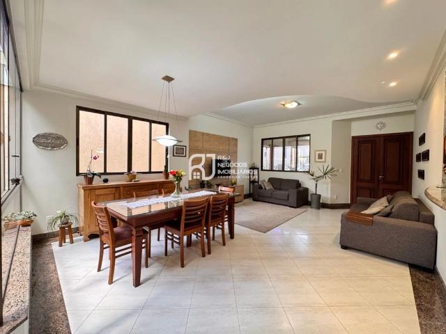 Casa / Sobrado para Venda em Belo Horizonte/MG Itapoã 4 Quartos