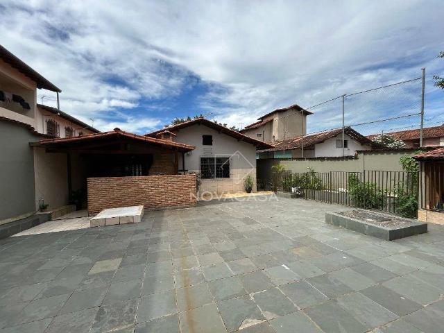Casa / Sobrado para Venda em Belo Horizonte/MG Itapoã 4 Quartos