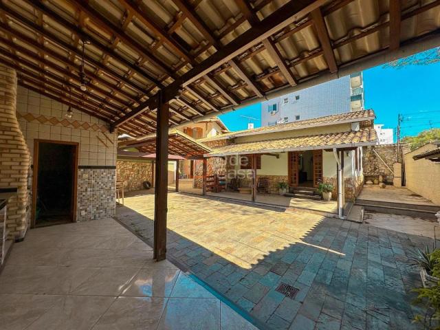 Casa / Sobrado para Venda em Belo Horizonte/MG Itapoã 5 Quartos