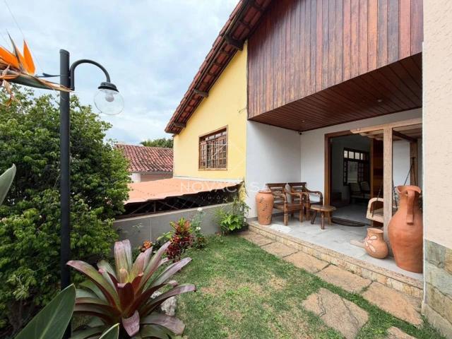 Casa / Sobrado para Venda em Belo Horizonte/MG Itapoã 5 Quartos