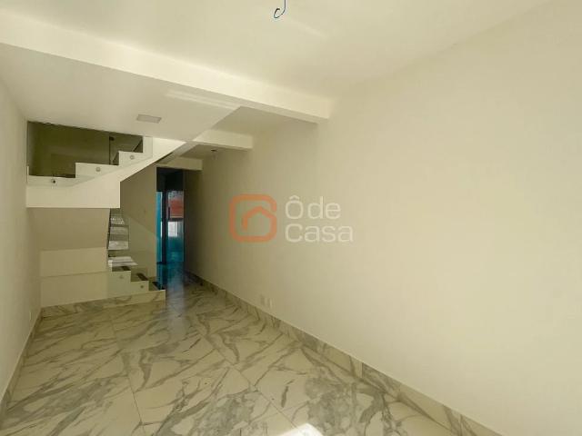 Casa / Sobrado para Venda em Belo Horizonte/MG Jardim Leblon 2 Quartos