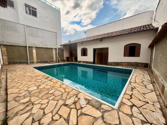 Casa / Sobrado para Venda em Belo Horizonte/MG Jardim Leblon 4 Quartos
