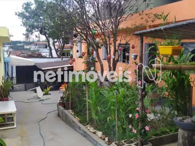 Casa / Sobrado para Venda em Belo Horizonte/MG João Pinheiro 3 Quartos