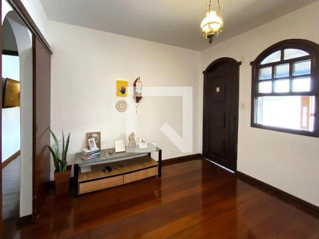 Casa / Sobrado para Venda em Belo Horizonte/MG João Pinheiro 4 Quartos