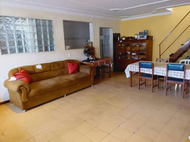 Casa / Sobrado para Venda em Belo Horizonte/MG João Pinheiro 5 Quartos