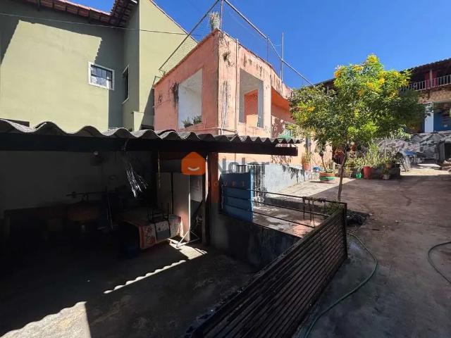 Casa / Sobrado para Venda em Belo Horizonte/MG João Pinheiro 6 Quartos