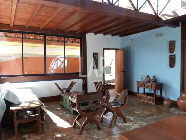 Casa / Sobrado para Venda em Belo Horizonte/MG Luxemburgo 3 Quartos