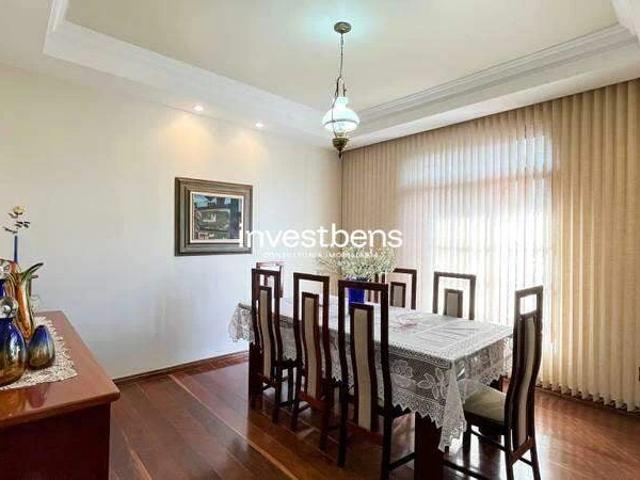 Casa / Sobrado para Venda em Belo Horizonte/MG Luxemburgo 5 Quartos