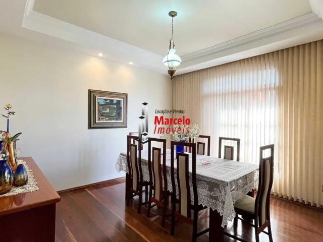 Casa / Sobrado para Venda em Belo Horizonte/MG Luxemburgo 5 Quartos