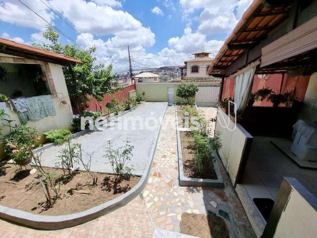 Casa / Sobrado para Venda em Belo Horizonte/MG Lindéia 5 Quartos