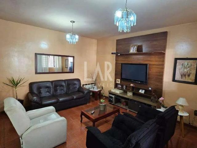 Casa / Sobrado para Venda em Belo Horizonte/MG Paraíso 4 Quartos