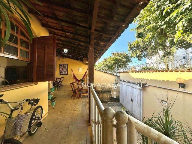 Casa / Sobrado para Venda em Belo Horizonte/MG Planalto 3 Quartos
