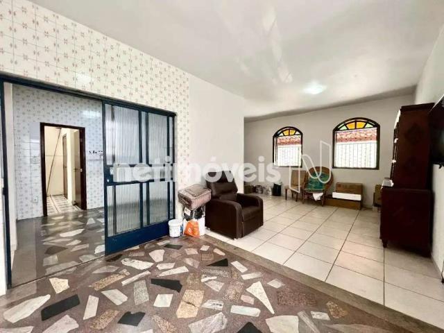 Casa / Sobrado para Venda em Belo Horizonte/MG Planalto 3 Quartos