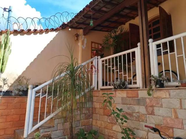 Casa / Sobrado para Venda em Belo Horizonte/MG Planalto 3 Quartos