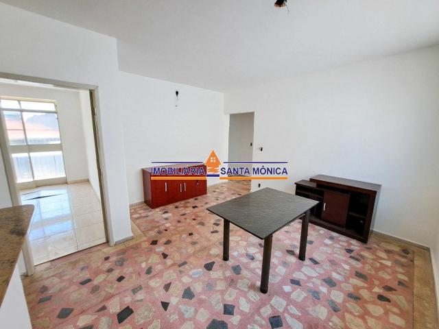 Casa / Sobrado para Venda em Belo Horizonte/MG Planalto 4 Quartos