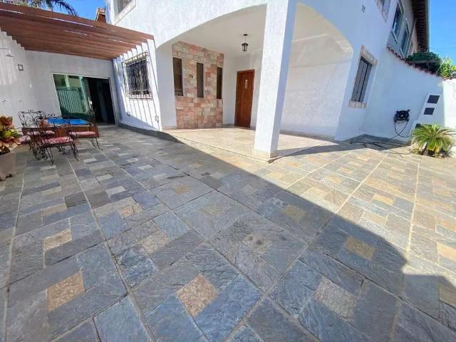 Casa / Sobrado para Venda em Belo Horizonte/MG Planalto 4 Quartos