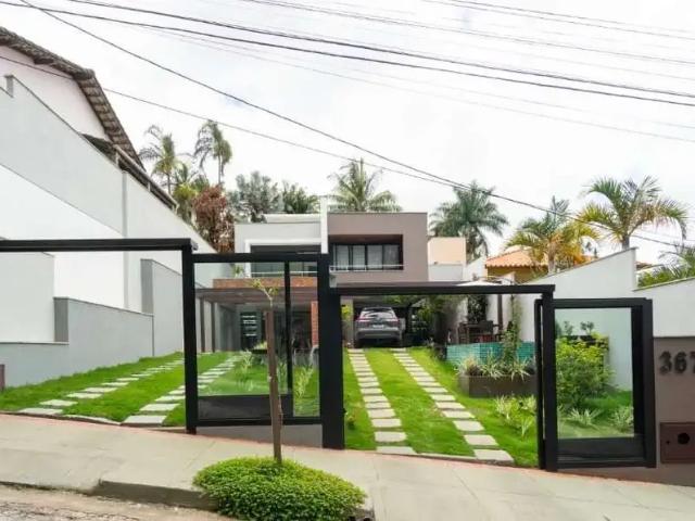 Casa / Sobrado para Venda em Belo Horizonte/MG Planalto 4 Quartos