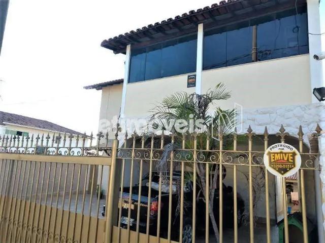Casa / Sobrado para Venda em Belo Horizonte/MG Planalto 5 Quartos