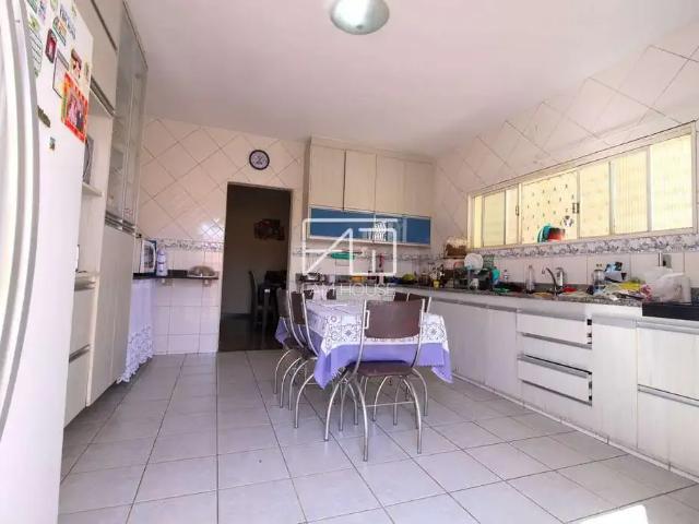 Casa / Sobrado para Venda em Belo Horizonte/MG Planalto 5 Quartos