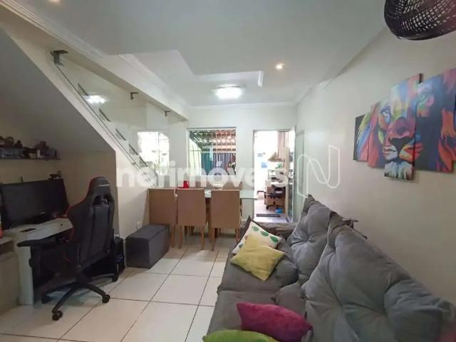 Casa / Sobrado para Venda em Belo Horizonte/MG Primeiro de Maio 2 Quartos