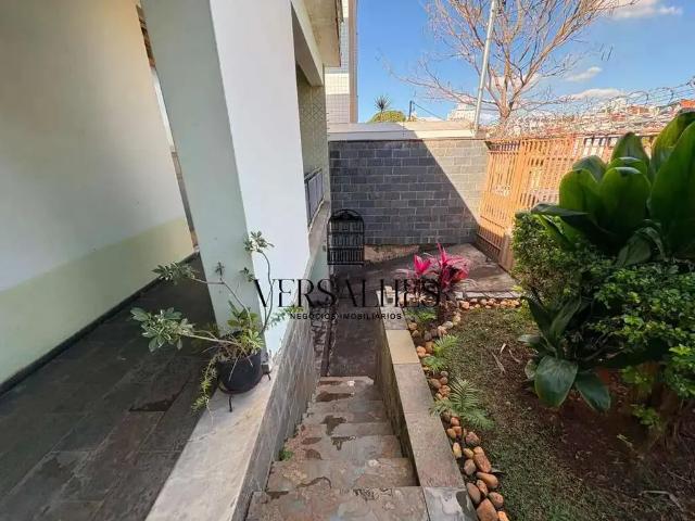 Casa / Sobrado para Venda em Belo Horizonte/MG Renascença 3 Quartos