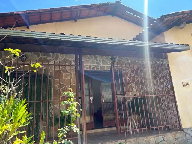 Casa / Sobrado para Venda em Belo Horizonte/MG Renascença 3 Quartos