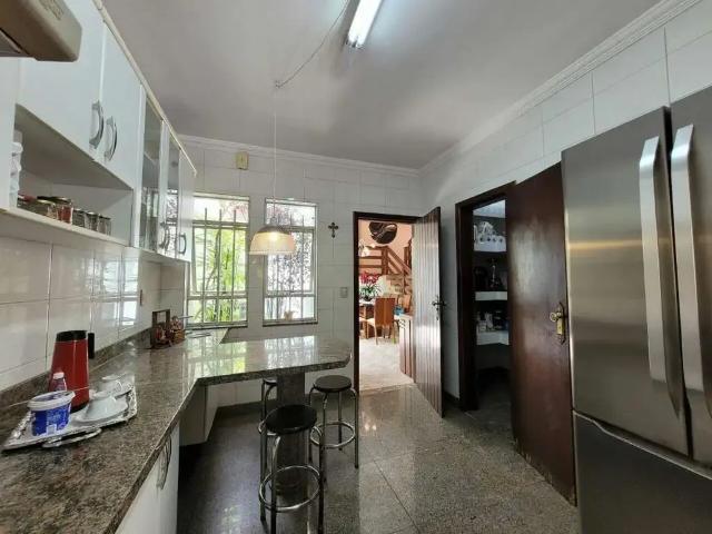 Casa / Sobrado para Venda em Belo Horizonte/MG São João Batista 3 Quartos