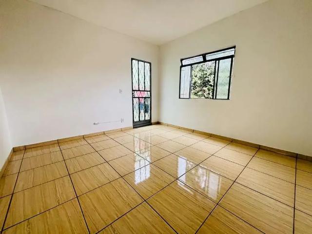 Casa / Sobrado para Venda em Belo Horizonte/MG São João Batista 3 Quartos