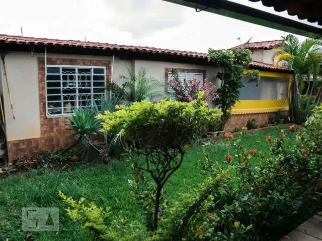 Casa / Sobrado para Venda em Belo Horizonte/MG São João Batista 3 Quartos