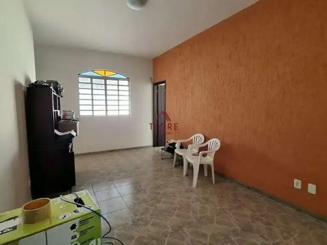 Casa / Sobrado para Venda em Belo Horizonte/MG São João Batista 4 Quartos