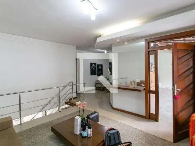Casa / Sobrado para Venda em Belo Horizonte/MG São João Batista 4 Quartos