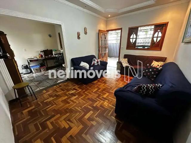 Casa / Sobrado para Venda em Belo Horizonte/MG São João Batista 4 Quartos