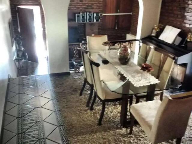 Casa / Sobrado para Venda em Belo Horizonte/MG São João Batista 4 Quartos