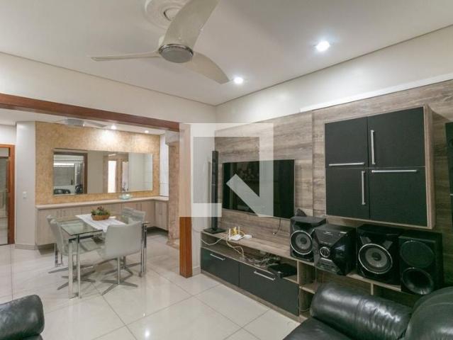 Casa / Sobrado para Venda em Belo Horizonte/MG São João Batista 6 Quartos